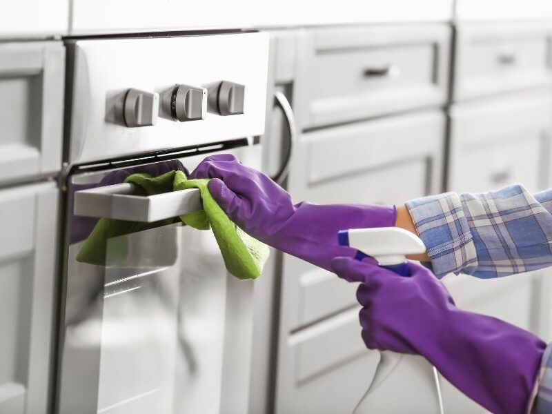 comment nettoyer la vitre d'un four