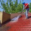 Comment nettoyer la toiture d'une maison